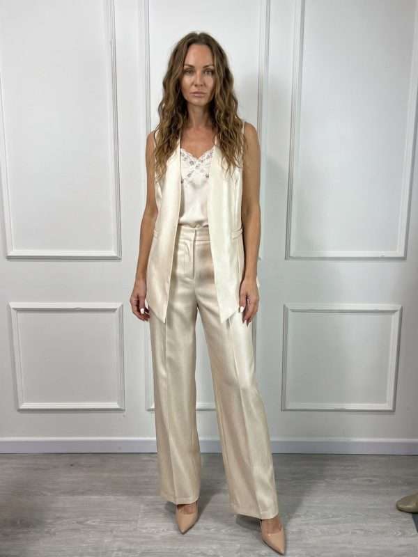 Completo elegante da donna Operà Fashion Beautiful con gilet lungo e pantalone color panna
