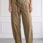 Pantalone elegante da donna Susy Mix color cammello con cintura a contrasto
