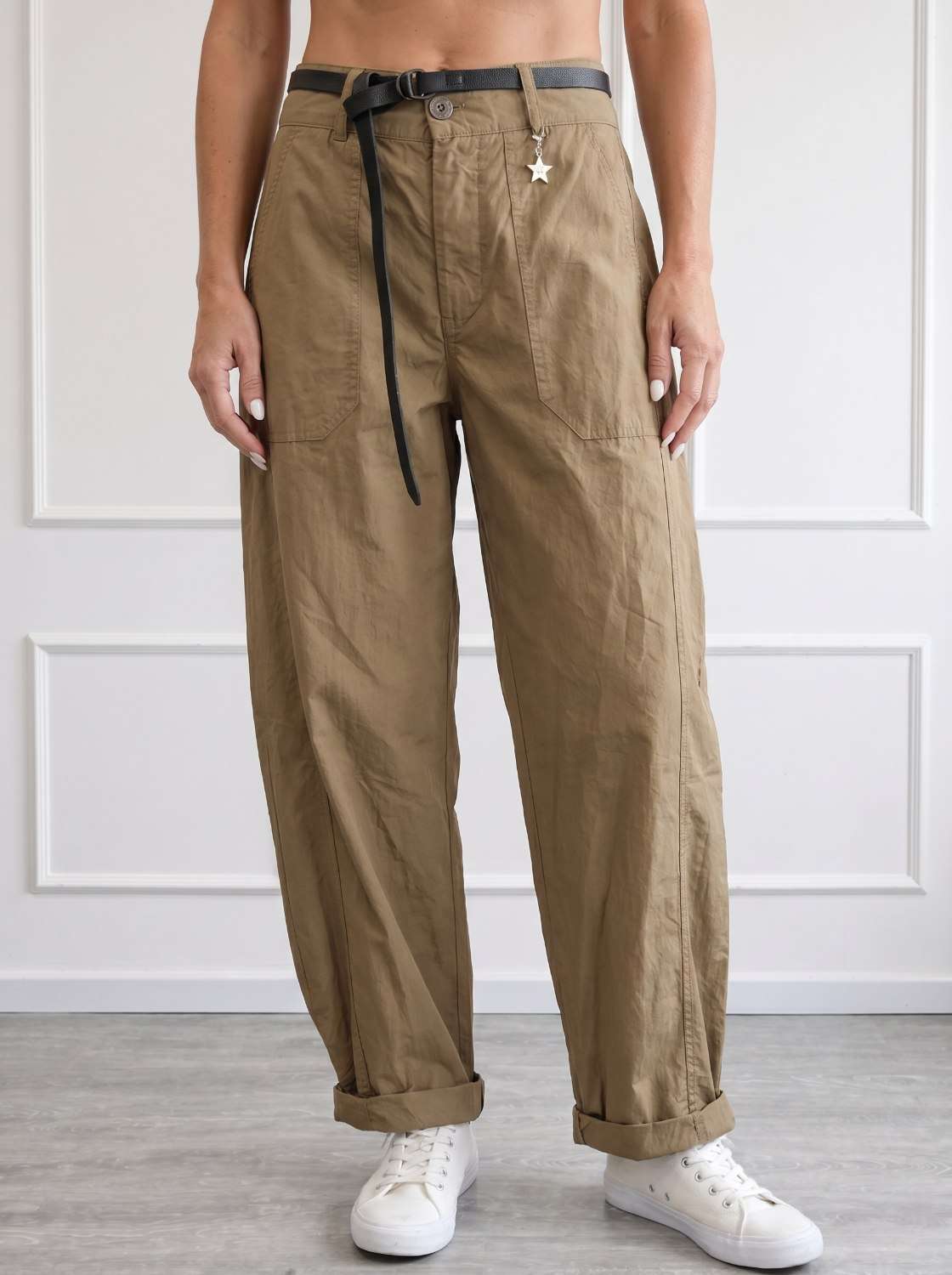 Pantalone Elegante Donna Susy Mix Pantalone elegante da donna Susy Mix color cammello con cintura a contrasto
