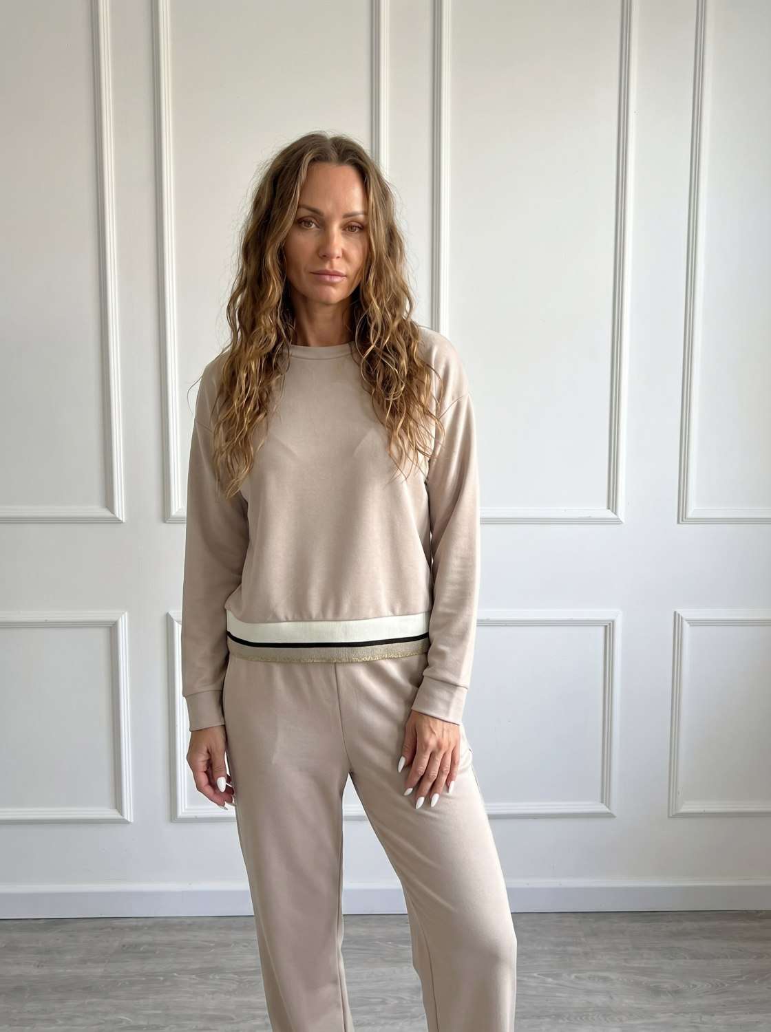 Maglia Elegante Donna Antonello Serio Beige Maglia elegante da donna Antonello Serio beige con fascia a contrasto