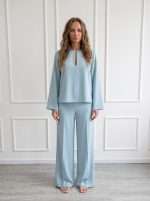 Completo donna elegante Chiara Bruni con blusa morbida e pantalone a gamba ampia