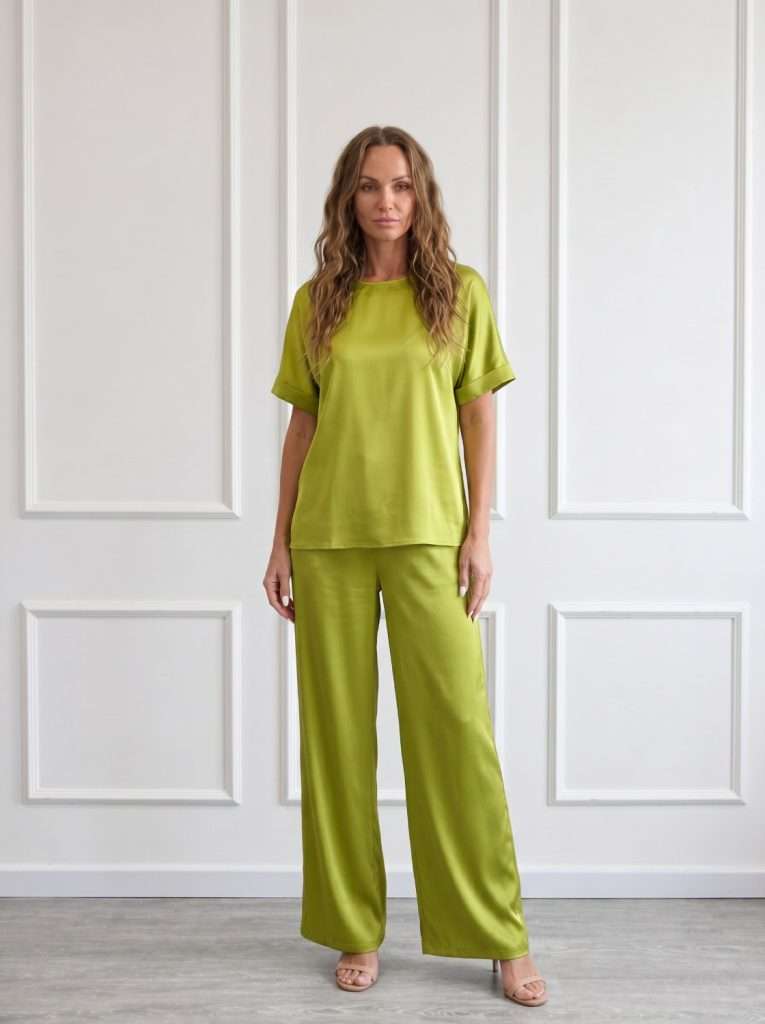 Completo donna elegante Chiara Bruni con blusa e pantalone a gamba ampia