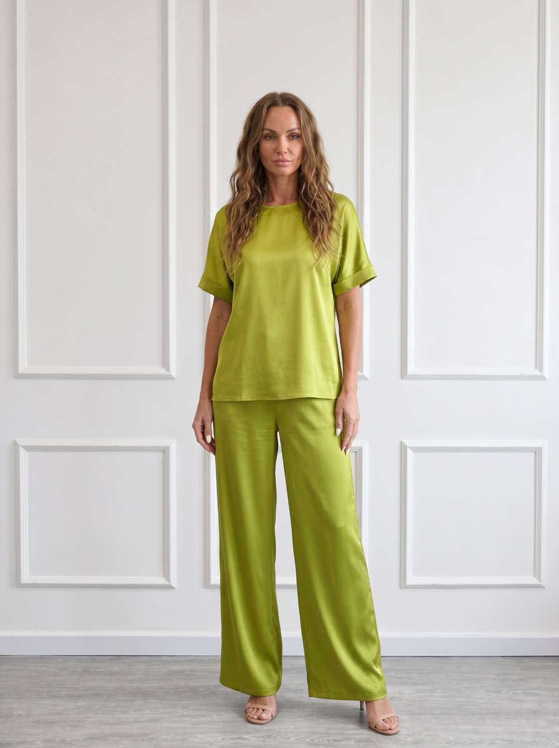 Completo Donna Elegante Chiara Bruni - K372 - Nautilus Moda - Primavera Estate 2026 Completo donna elegante Chiara Bruni con blusa e pantalone a gamba ampia