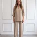 Completo donna elegante Chiara Bruni con blusa morbida e pantalone a gamba ampia